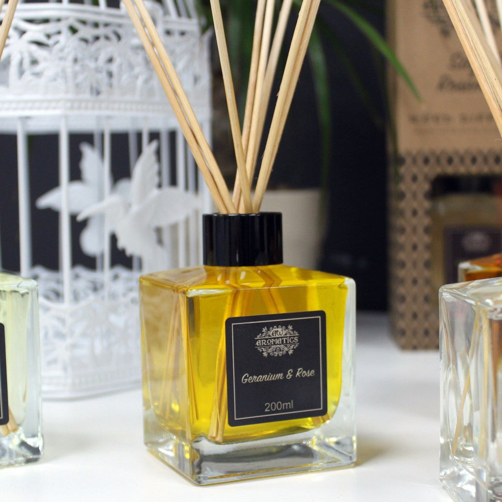 Diffuseur à bâtonnets aux huiles essentielles de géranium et de rose