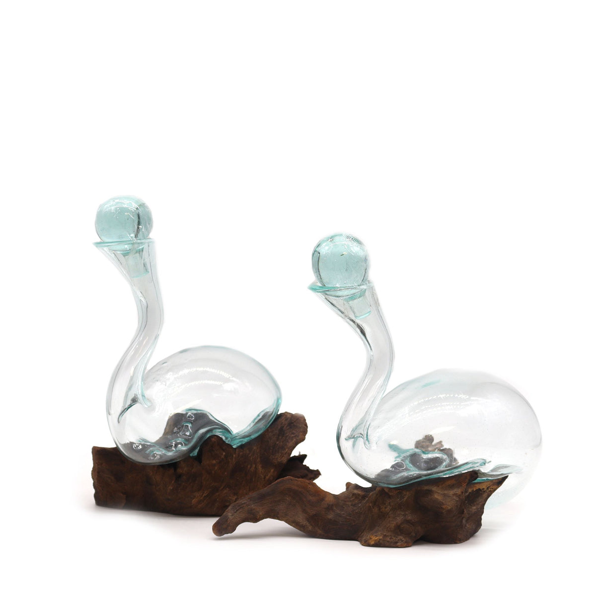Carafe à vin en verre fusionné sur bois