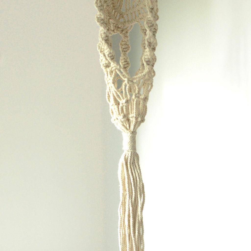 Jardinière en macramé - Longue avec cerceau en rotin