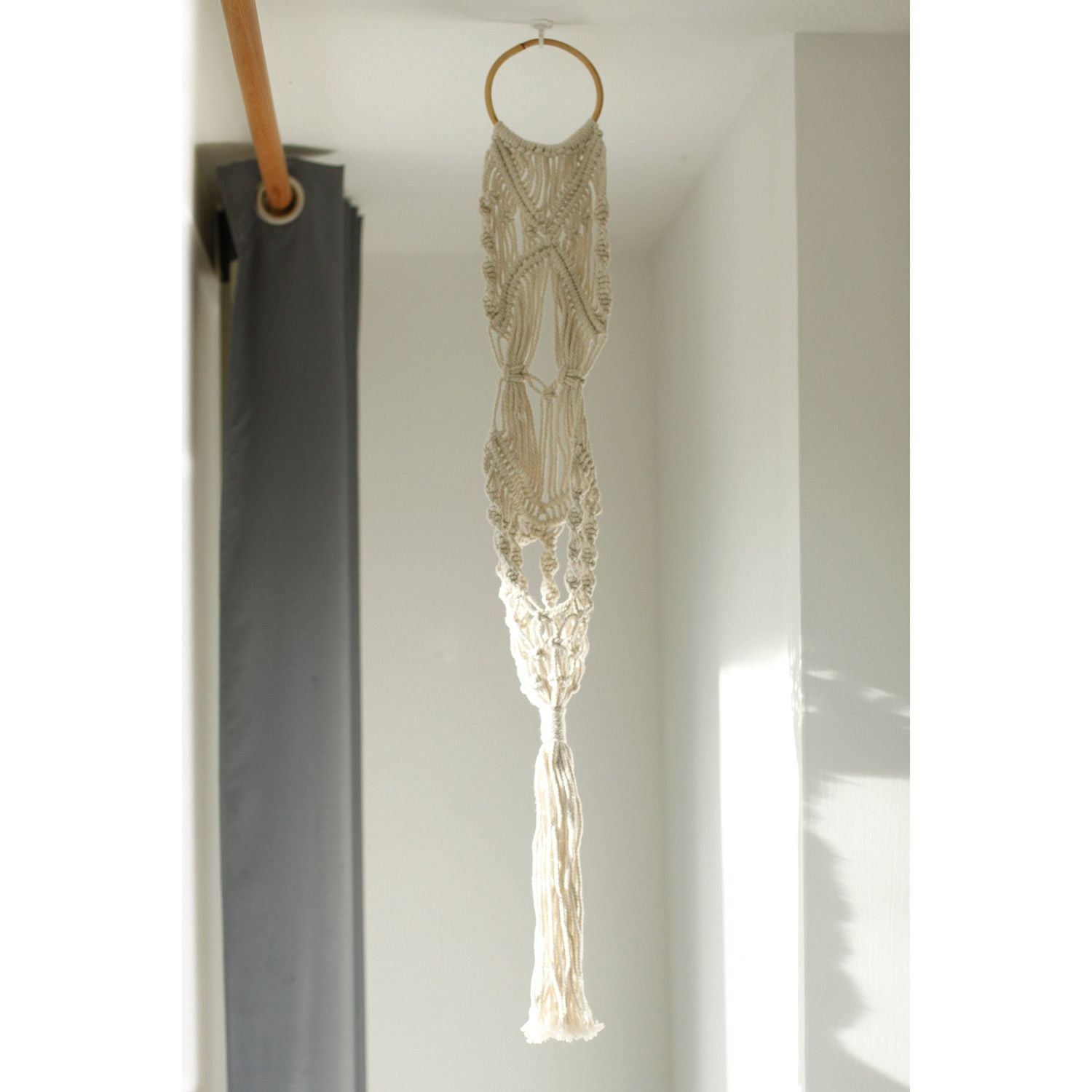 Jardinière en macramé - Longue avec cerceau en rotin
