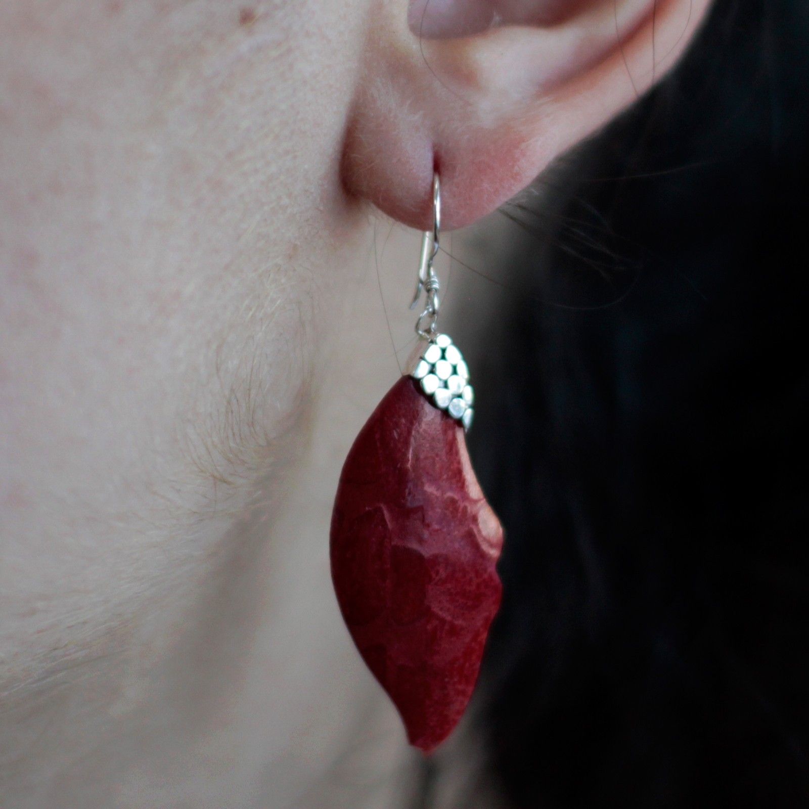Boucles d'oreilles en argent et corail - Feuilles mortes