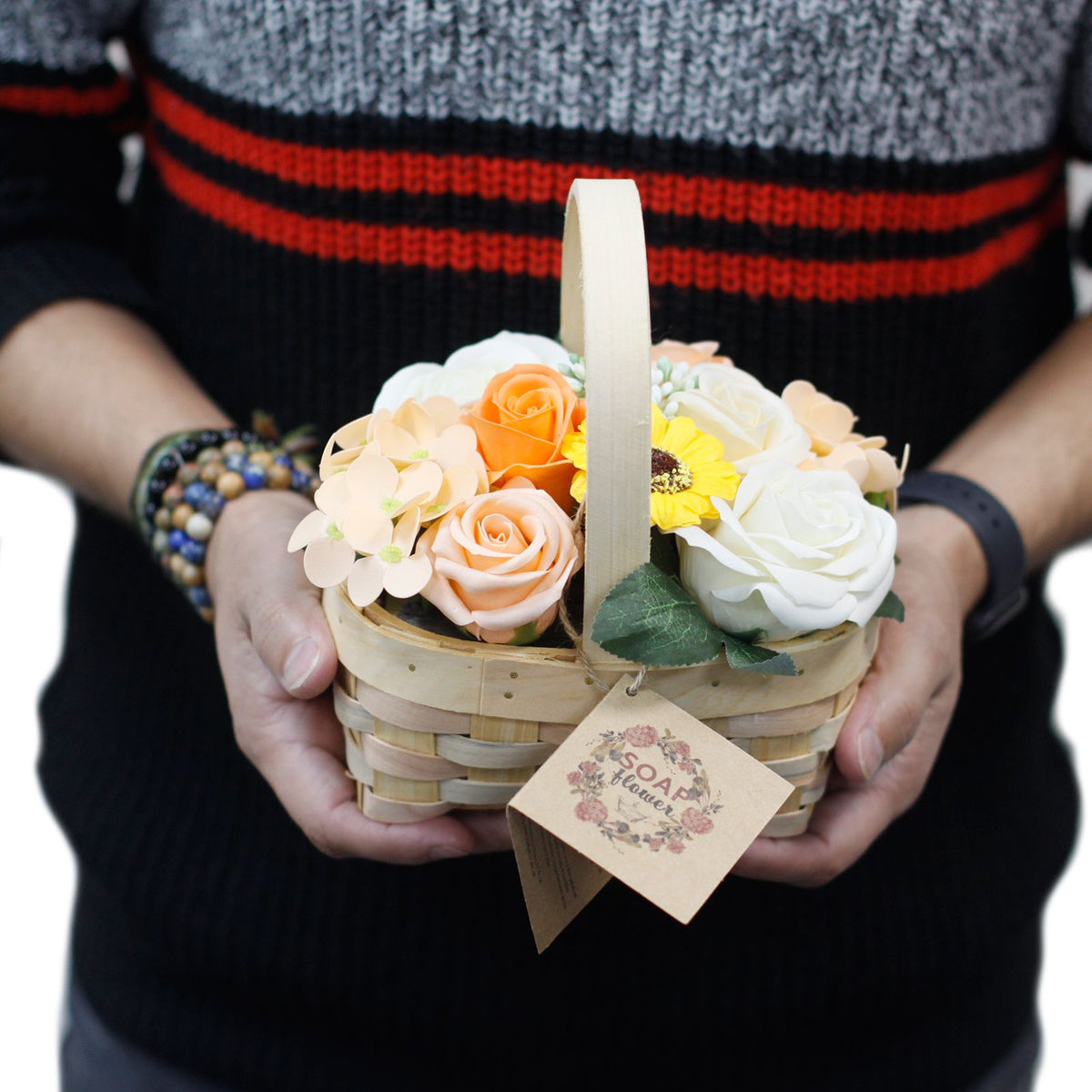 Bouquet en panier d'osier - rouge moyen