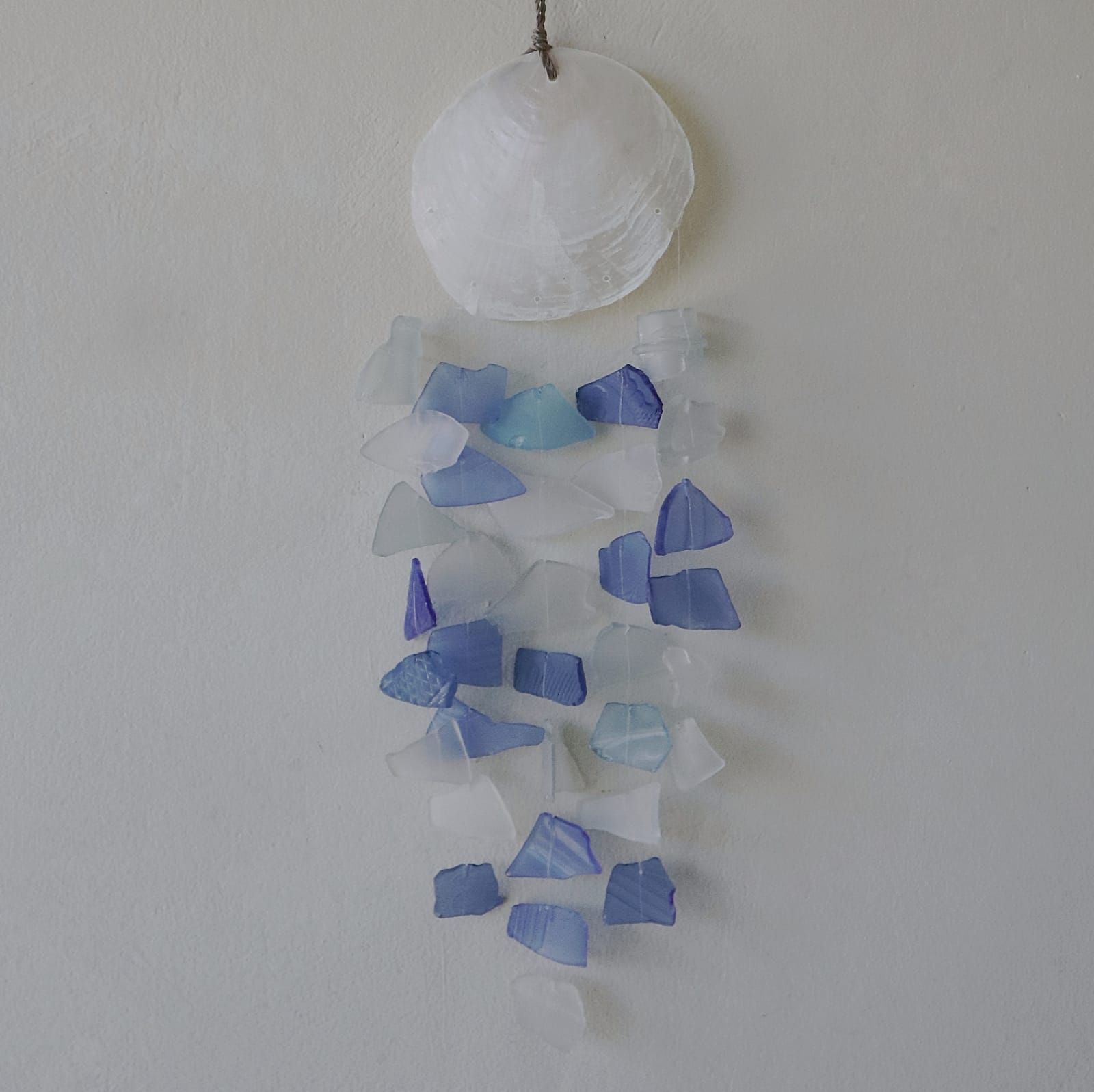 Carillon éolien en verre recyclé - Bleu et blanc