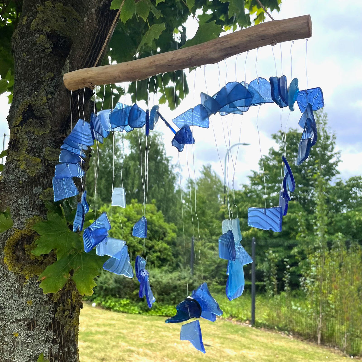 Carillon éolien en verre recyclé - Bleu et blanc