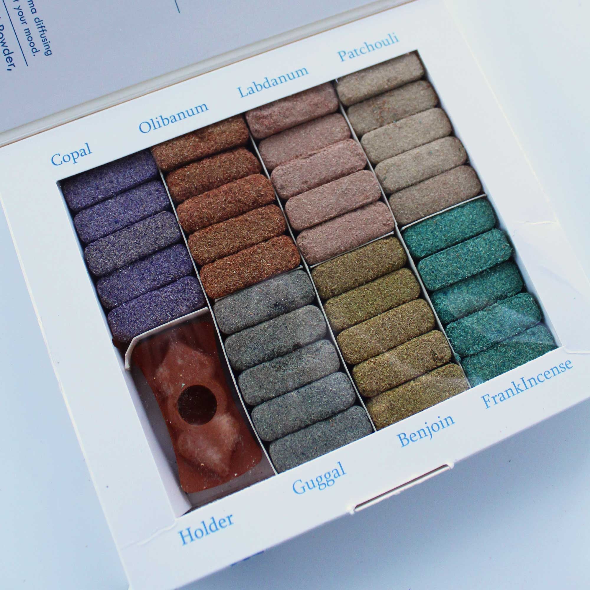 Coffret de présentation de 70 briquettes d'encens et brûleur - Far West