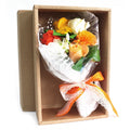 Bouquet de fleurs en savon dans une boîte - orange
