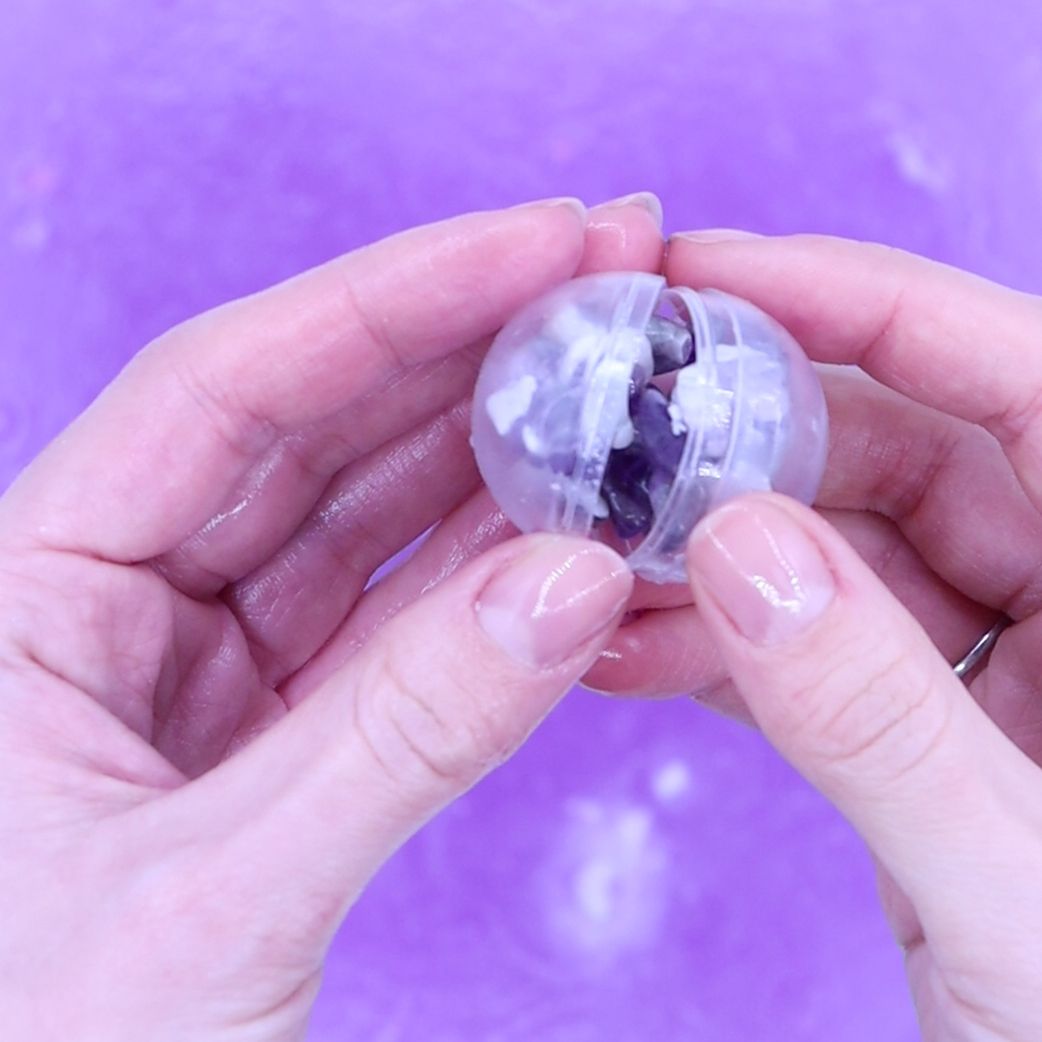 Bombe de bain avec bracelet en améthyste