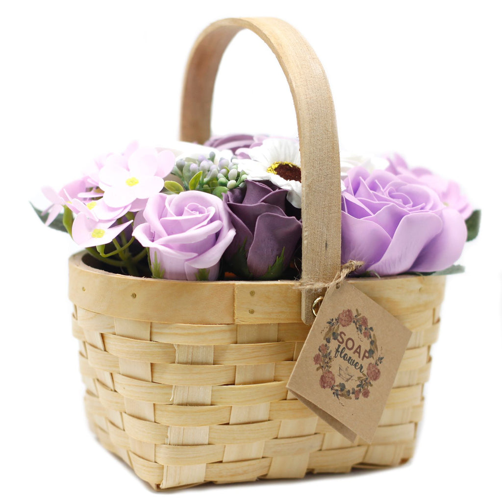 Bouquet en panier d'osier - grands lilas