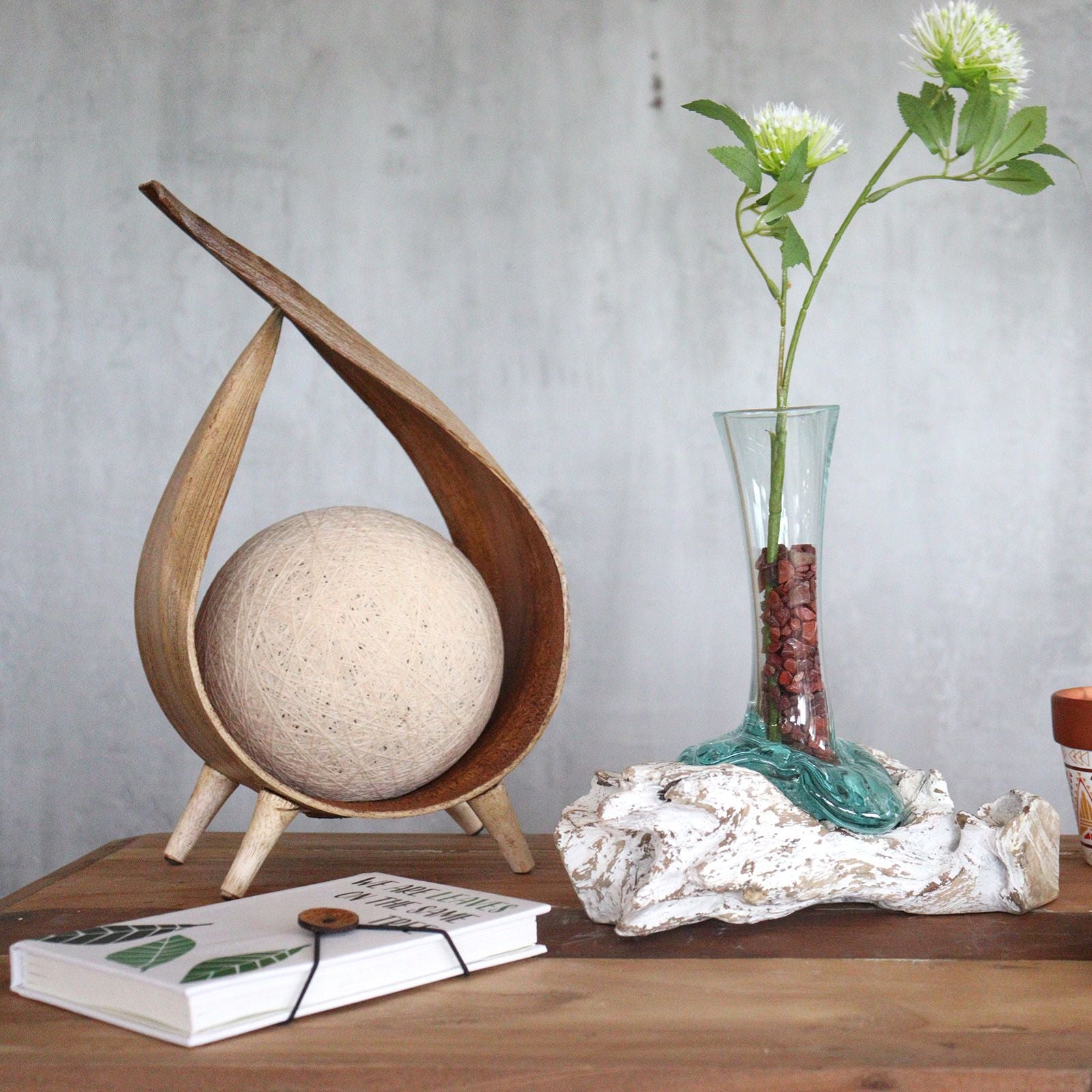 Vase en verre fusionné sur bois blanchi - Taille moyenne