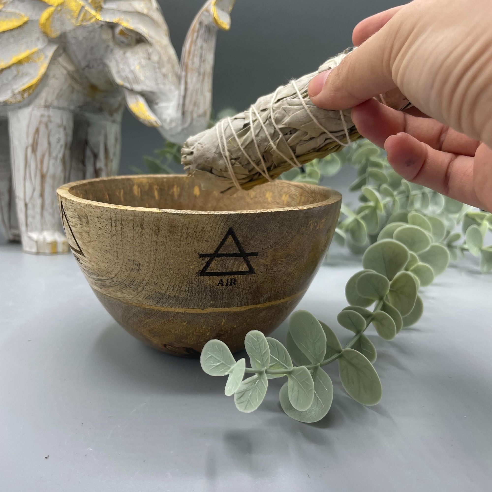 Bol en bois pour offrandes et rituels - Les quatre éléments - 11 x 7 cm