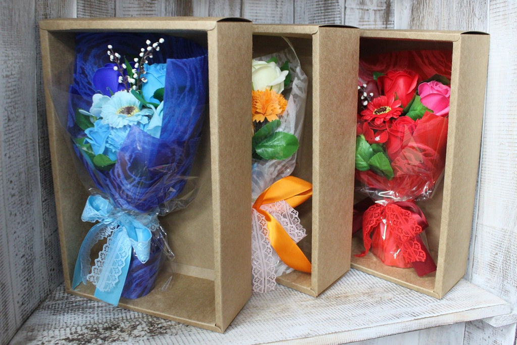 Bouquet de fleurs en savon dans une boîte - rouge