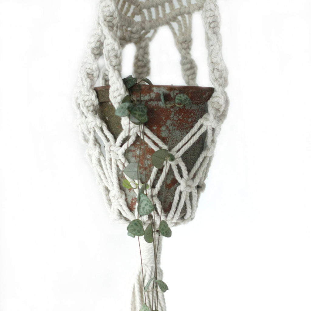 Jardinière en macramé - Longue avec cerceau en rotin