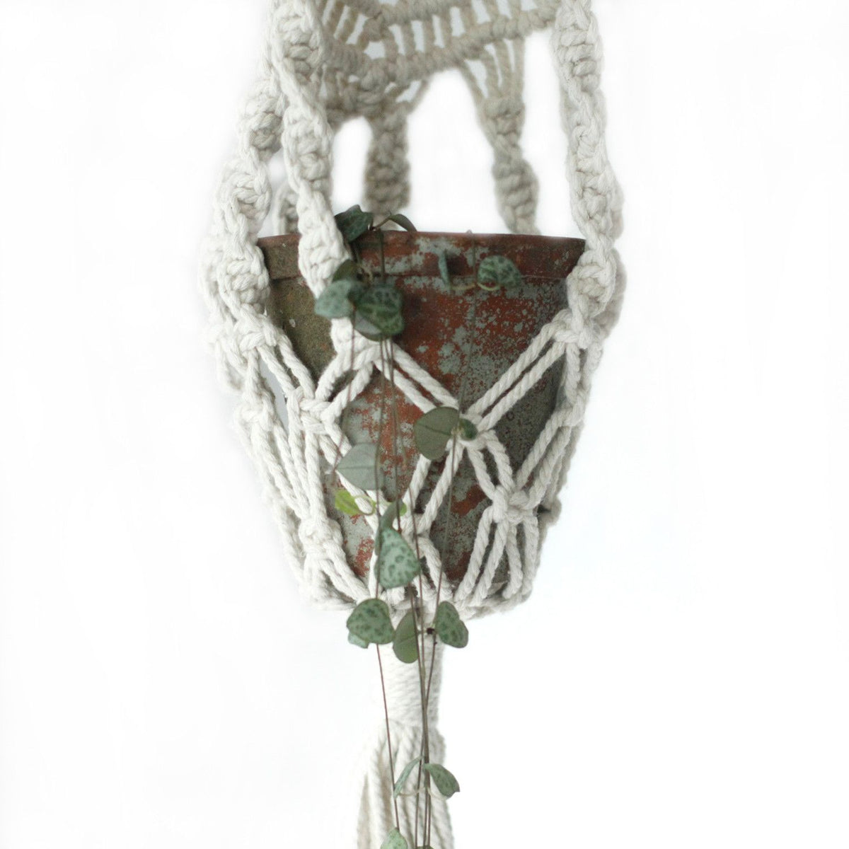 Jardinière en macramé - Longue avec cerceau en rotin