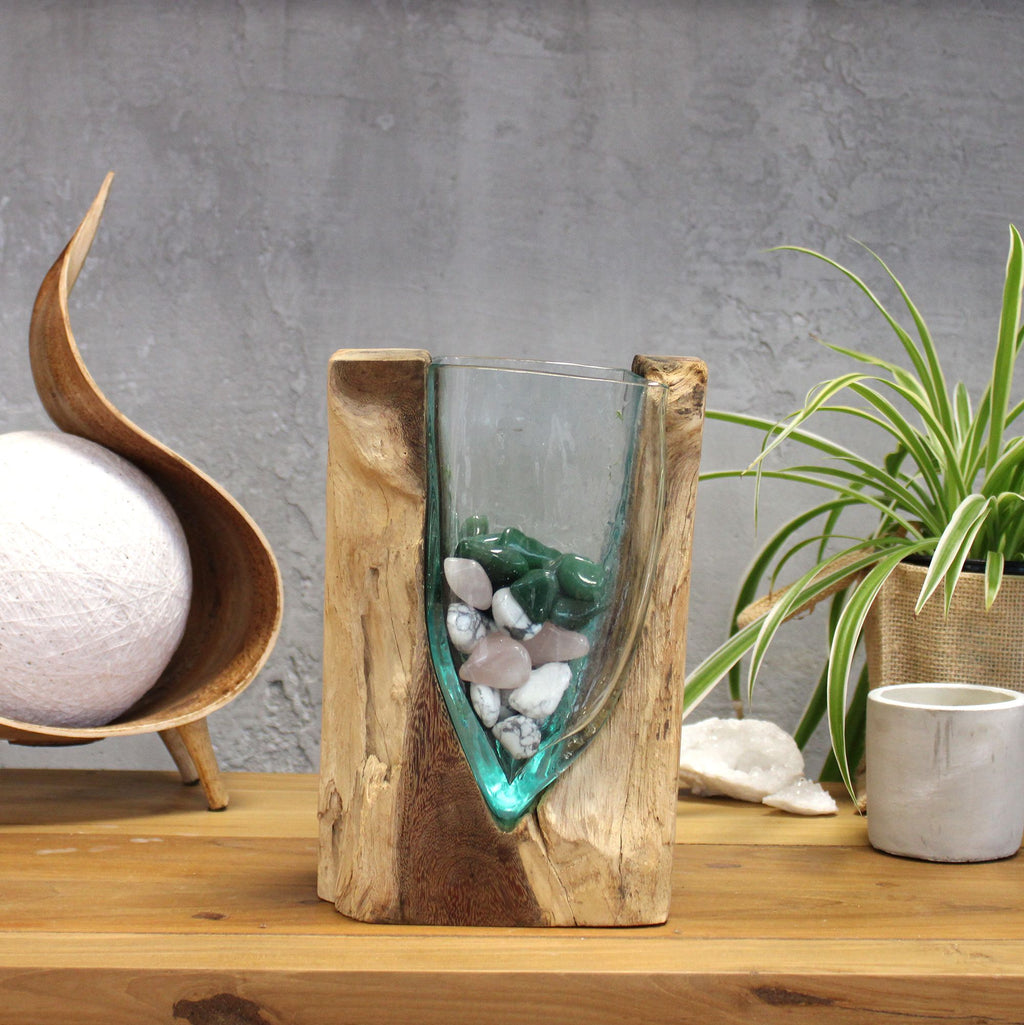 Vase artistique en forme de V, réalisé en verre fusionné sur bois