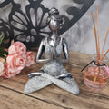 Figurine de femme pratiquant le yoga - Argent et blanc 24 cm