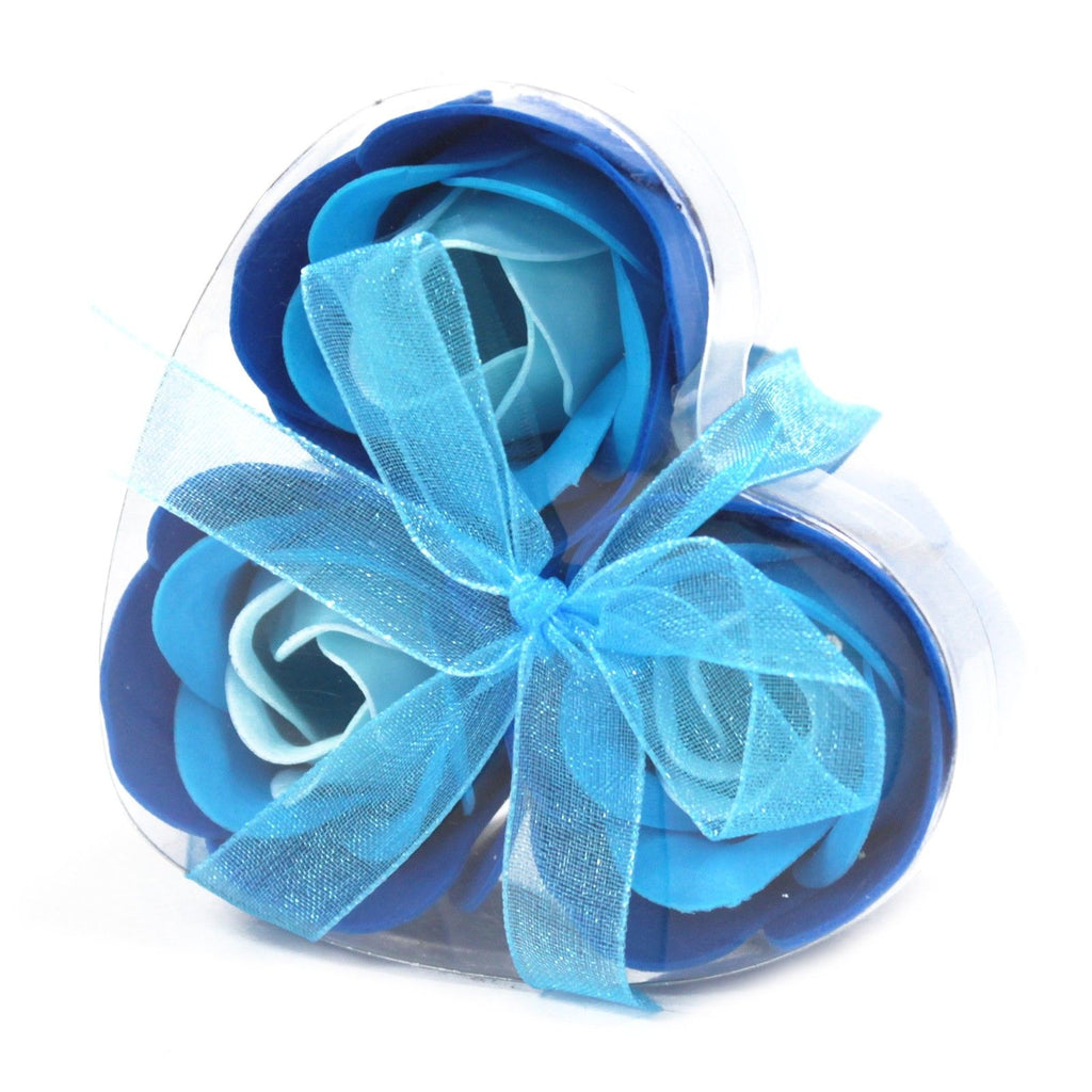 Ensemble de 3 fleurs en savon dans une boîte en forme de cœur - Roses bleues