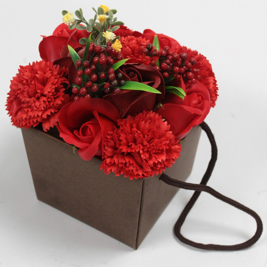 Bouquet de fleurs de savon - Roses rouges et œillets