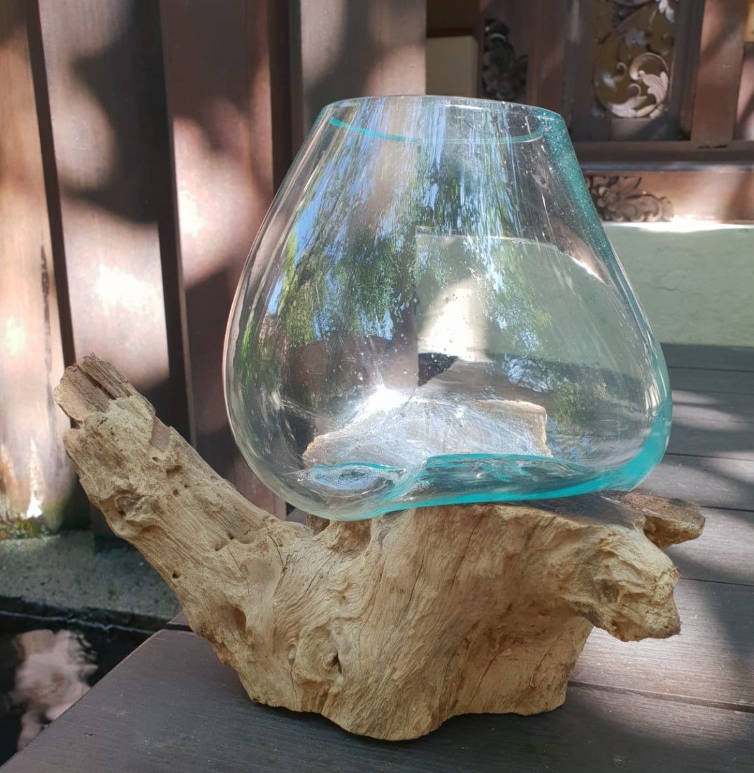 Bol en verre fusionné sur bois