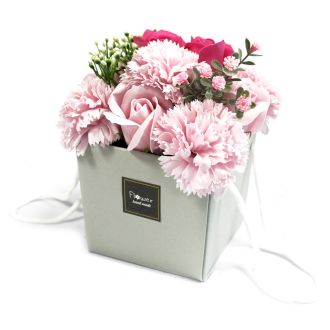Bouquet de fleurs en savon - Roses, roses roses et œillets