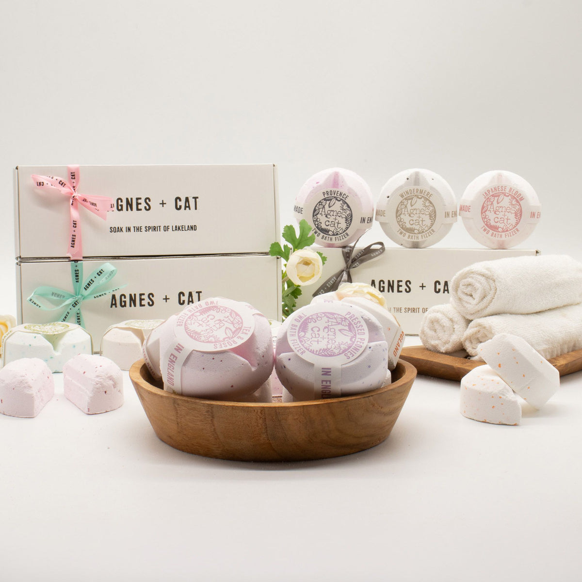 Coffret cadeau de galets de bain effervescents – Fleurs et agrumes – Agnes + Cat