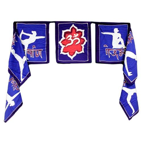 Sept drapeaux - Postures de yoga 7x (32x23cm)