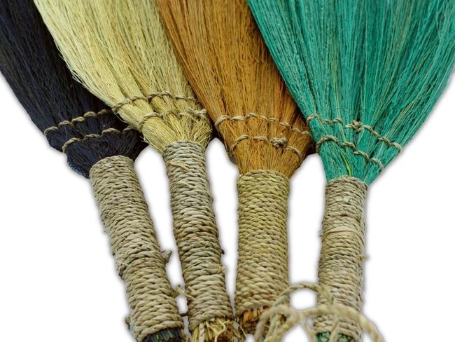 Lot de 4 balais éventails en herbe de la pampa - Couleurs et tailles assorties